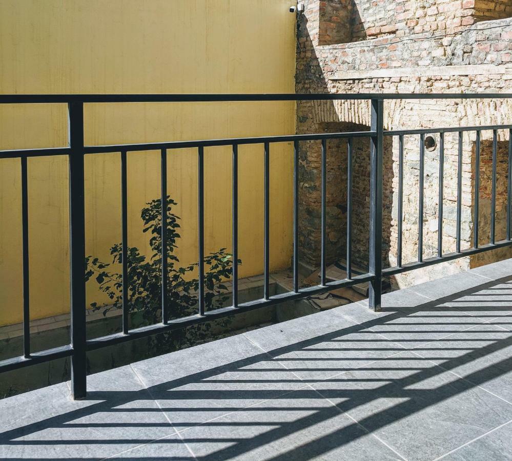 Hotel Canvas Tbilisi ภายนอก รูปภาพ